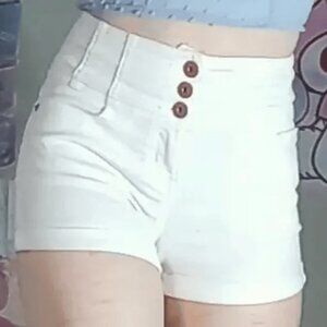 womens like new white shorts